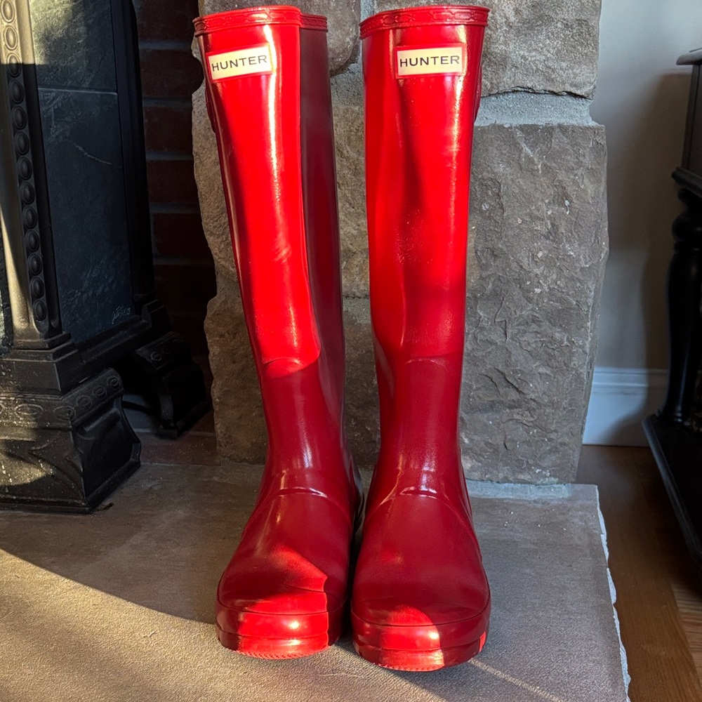 ☔️ Sz 7 Hunter Matte Red Rain Boots Good condition ☔️